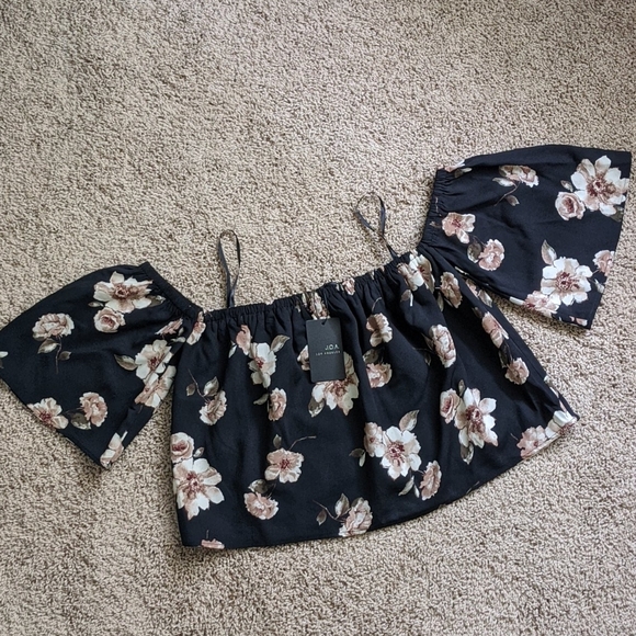 J.O.A. Tops - NWT J.O.A Off the shoulder top